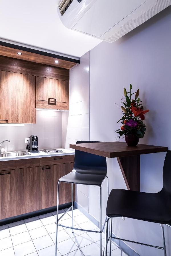 Studios Astra Hotel וואי מראה חיצוני תמונה
